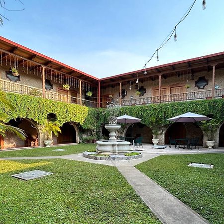 Hotel Del Patio Flores Exterior photo