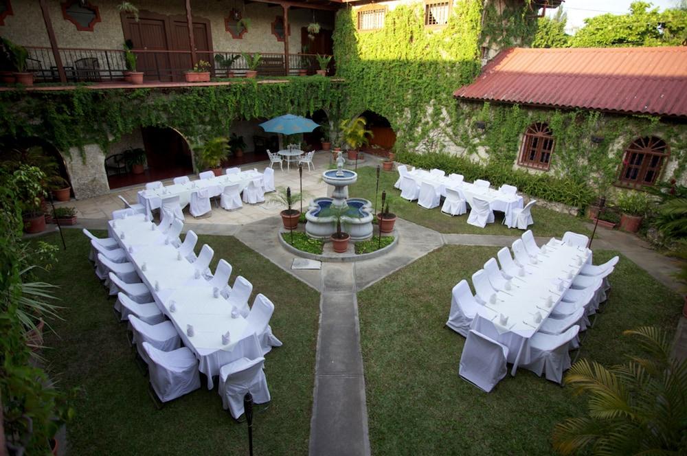 Hotel Del Patio Flores Exterior photo
