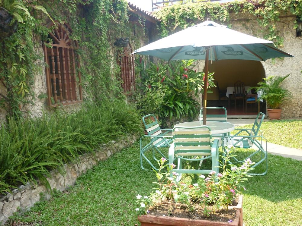 Hotel Del Patio Flores Exterior photo