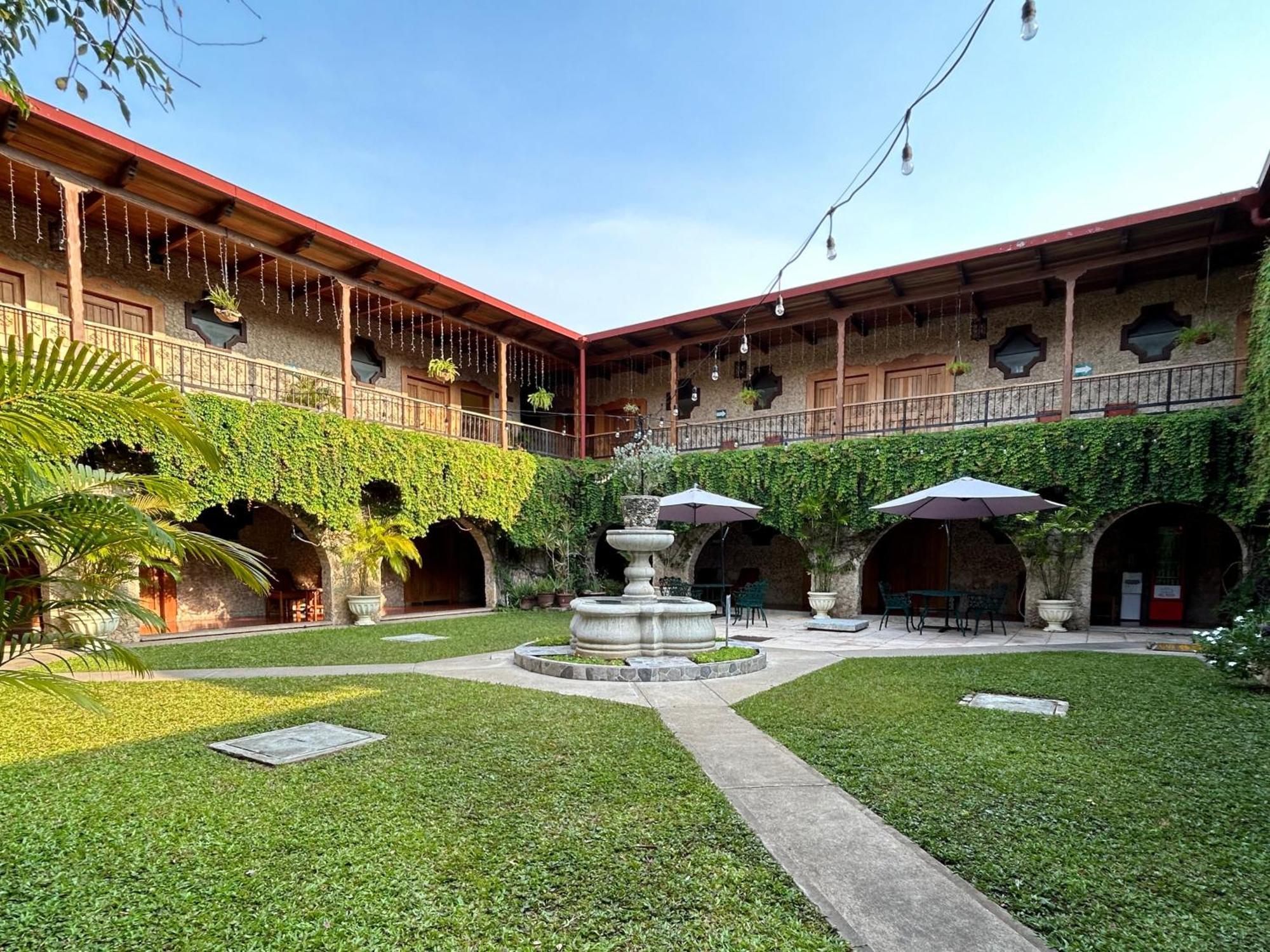 Hotel Del Patio Flores Exterior photo