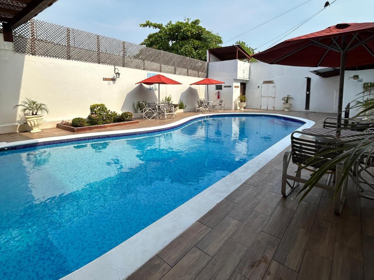 Hotel Del Patio Flores Exterior photo