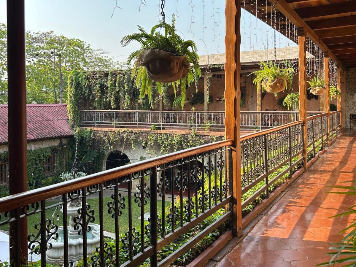 Hotel Del Patio Flores Exterior photo