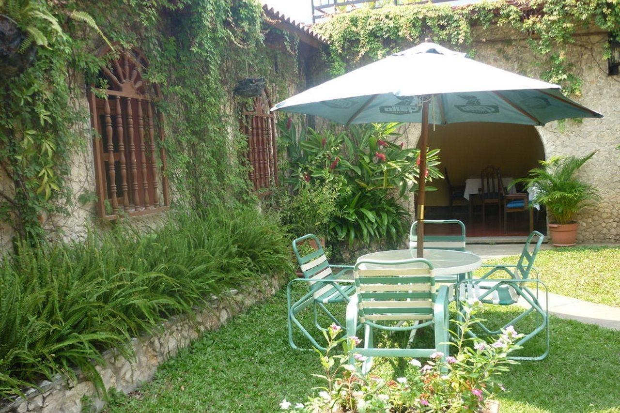 Hotel Del Patio Flores Exterior photo