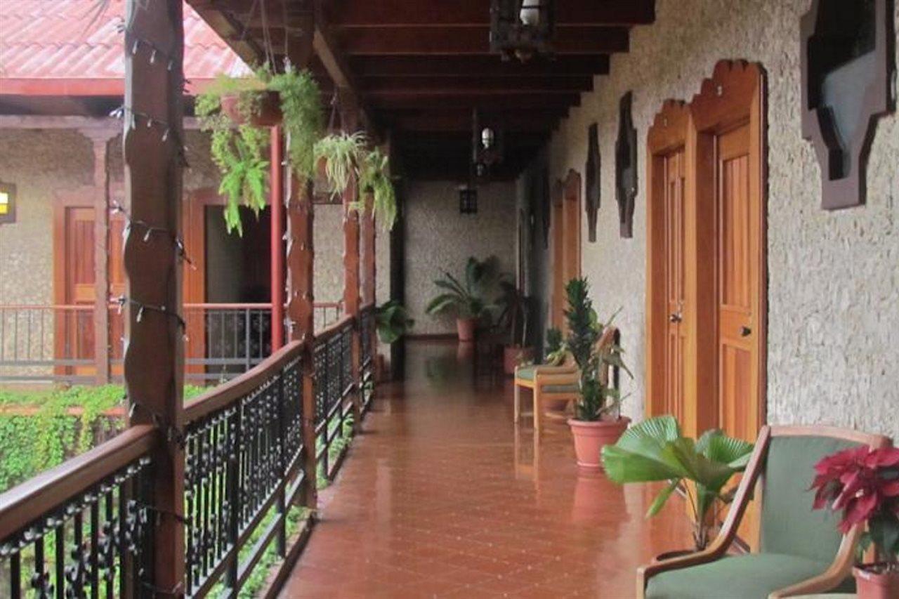Hotel Del Patio Flores Exterior photo