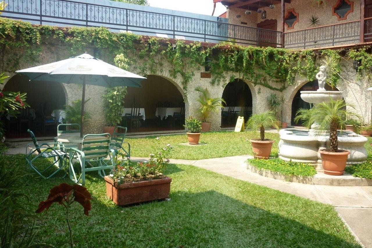 Hotel Del Patio Flores Exterior photo