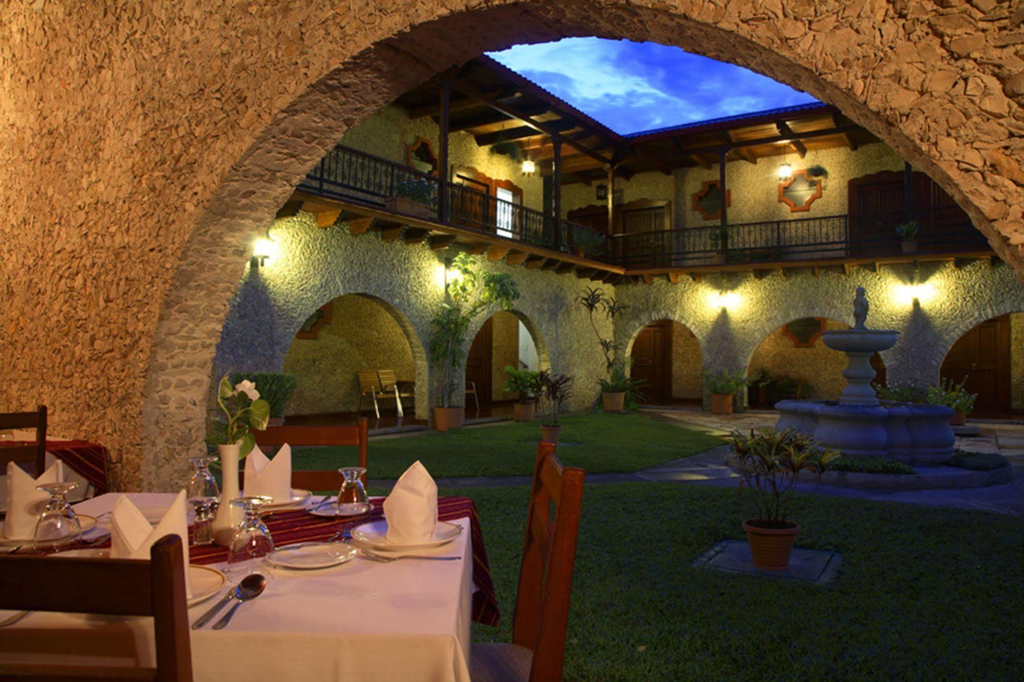 Hotel Del Patio Flores Exterior photo
